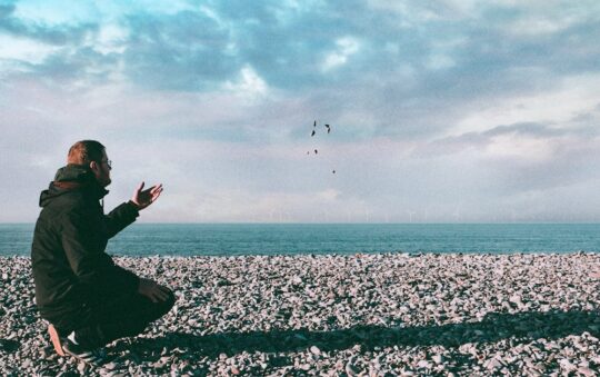 Best Water Shoes for Rocky Beaches: Comfort & Protection for Every Beachgoer