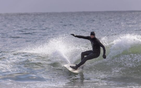 Best Wetsuits for Cold Water Surfing: Stay Warm and Flexible in Icy Waves