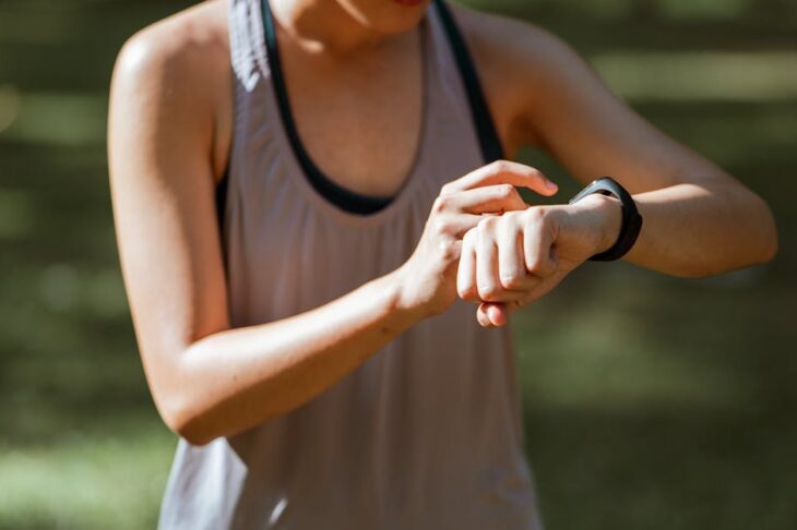 Top Smart Fitness Trackers for Runners: Boost Performance with Real-Time Data