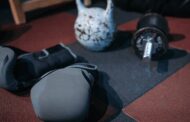 Kettlebell vs Dumbbell for Weight Loss: Which Is Best for Your Fat-Burning Workout?