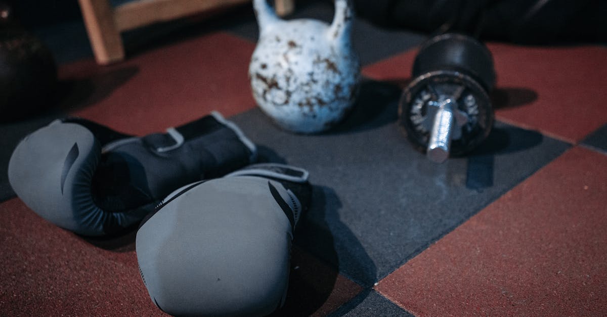 Kettlebell vs Dumbbell for Weight Loss: Which Is Best for Your Fat-Burning Workout?