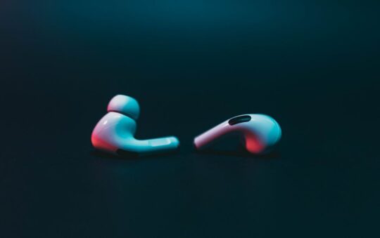 Top Bluetooth Headphones for Runners: Comfort, Durability & Clear Sound on the Go