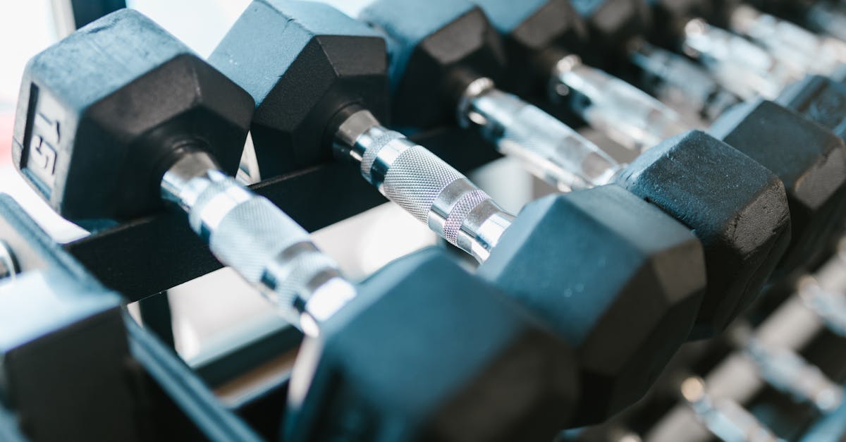 Rubber Coated vs Metal Dumbbells: Which Is Best for Your Home Gym?