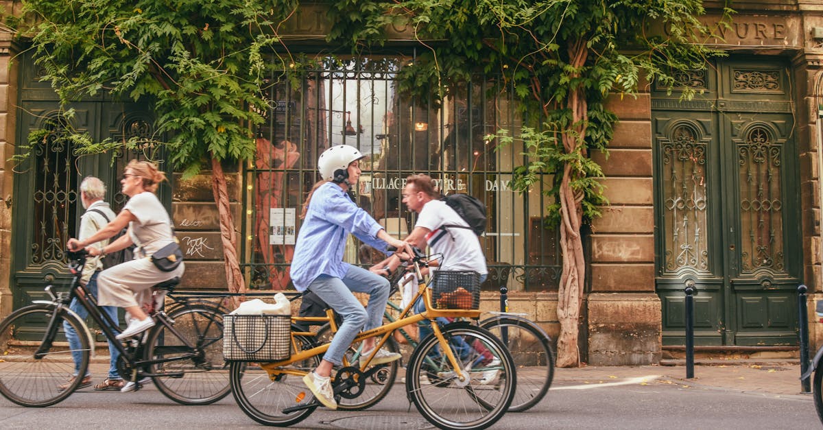 Top 10 Best Cycling Helmets for Commuters: Safety, Comfort & Style Combined
