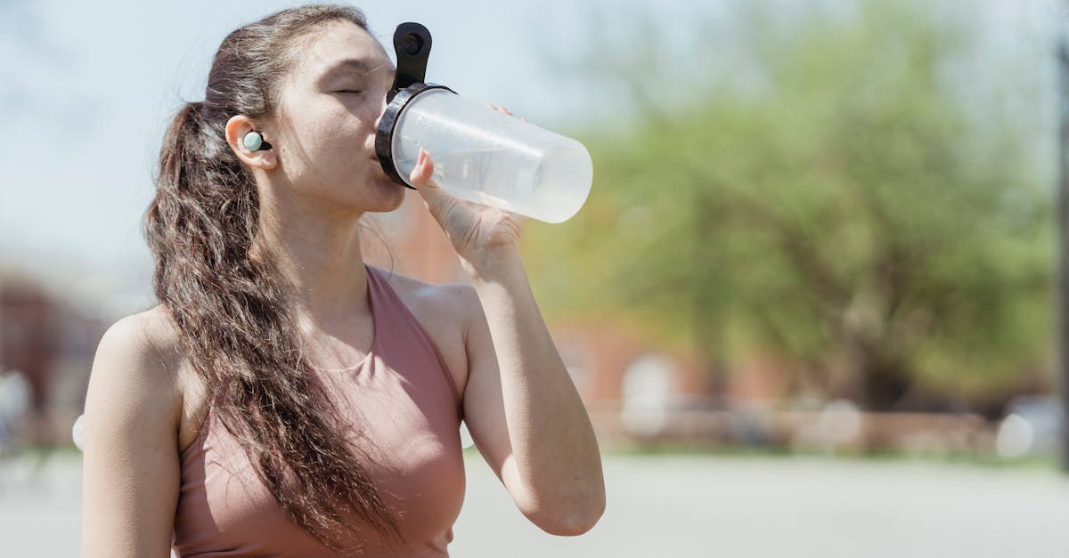 Top Sports Sunscreens That Won’t Sting Your Eyes – Stay Protected & Comfortable